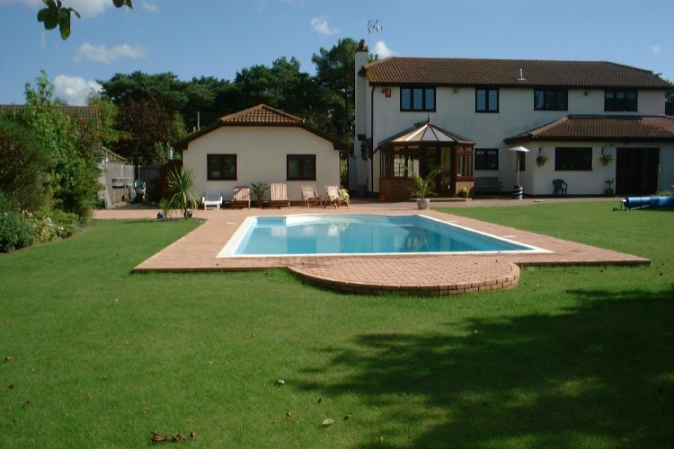 KB Pools Swimming Pools and Swim Spa Dealership Bournemouth